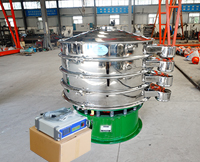 超聲波振動(dòng)篩主要采用超聲波換能器，利用換能器的工作原理能夠減少物料的堵網(wǎng)情況，提高篩分產(chǎn)量。